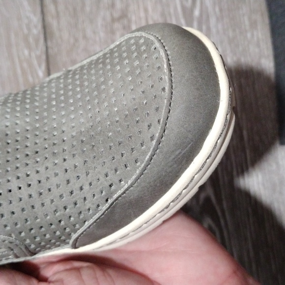B.O.C. grey perforated material loafers. Size 8.5 - Picture 9 of 11